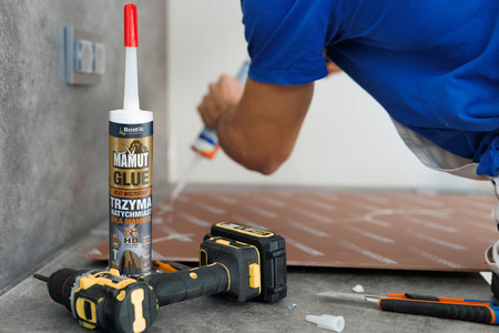 Klej montażowy uniwersalny budowlany Mamut biały Bostik 290 ml